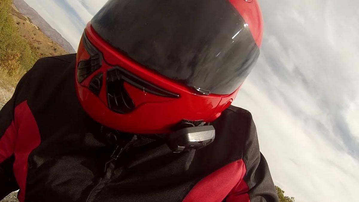 'Video thumbnail for Vozz RS 1.0 Strapless Helmet Review'