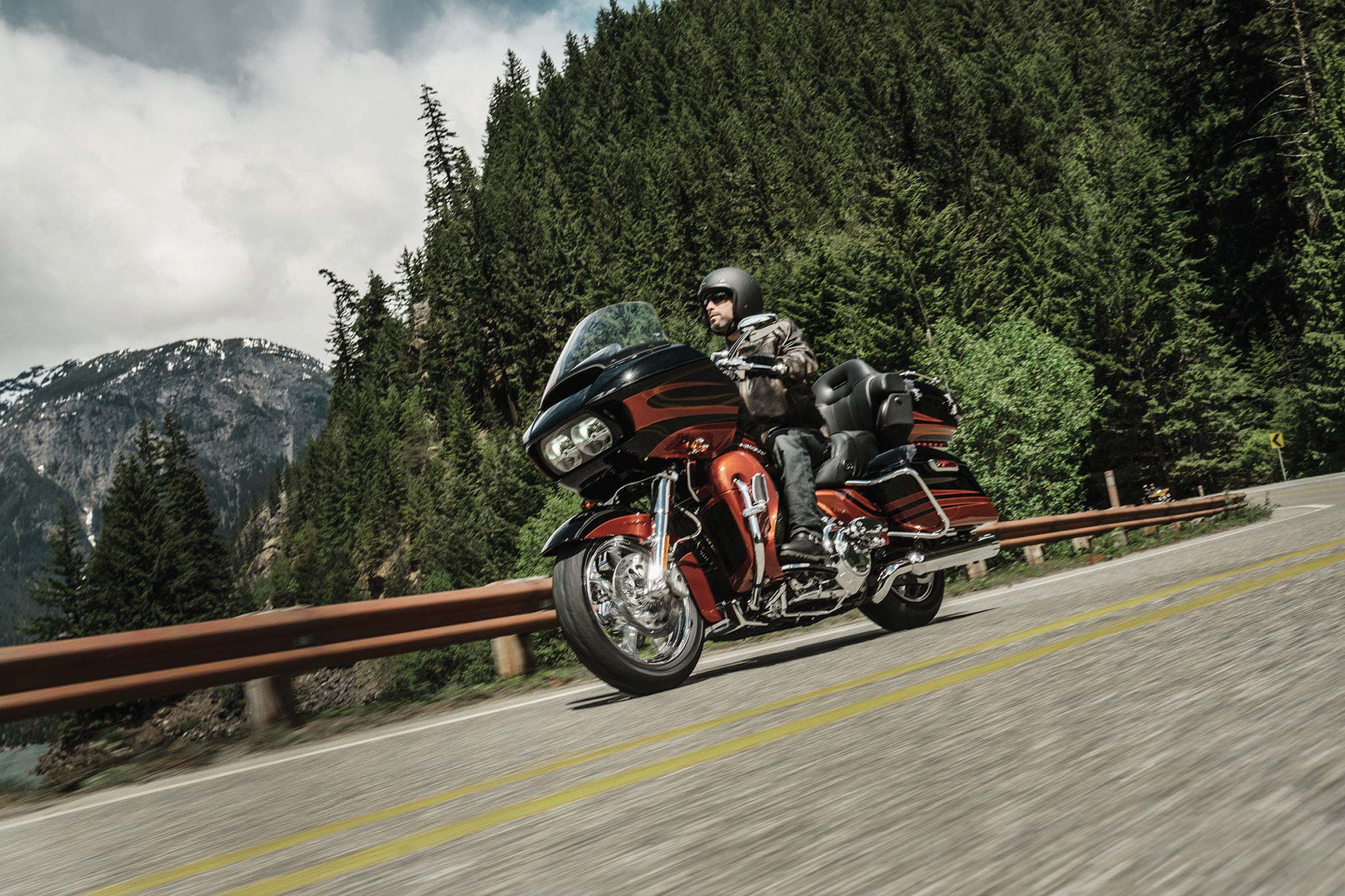 2015 Harley Davidson Fltruse Cvo Road Glide Ultra Review
