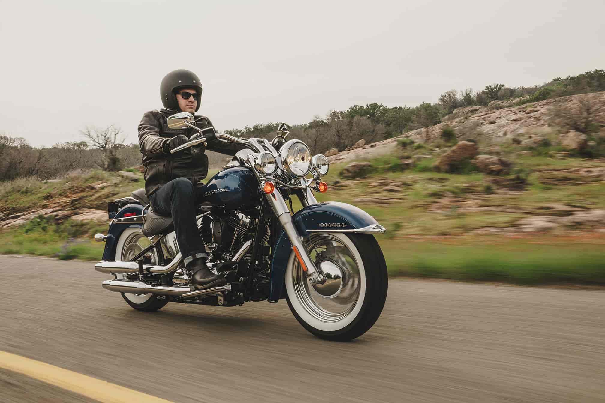 Motortelefoonlader Harley Davidson Softail Deluxe 2005-2019 - USB C Met Voltmeter & Schakelaar