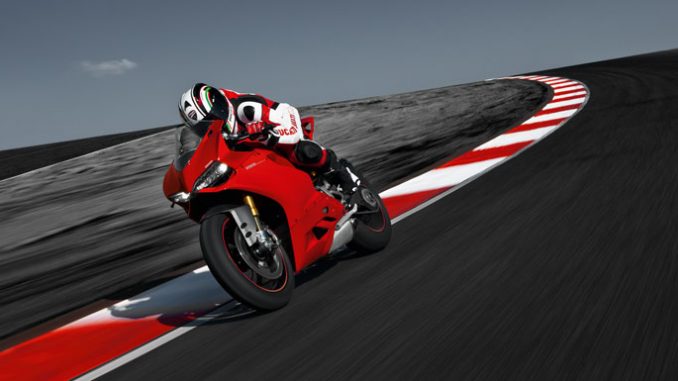 2013 Ducati Superbike 1199 Panigale S Review