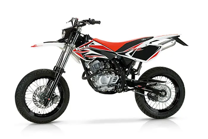 2013 Beta RR 125 4T Motard Review