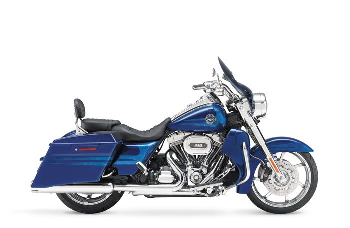 2013 Harley-Davidson FLHRSE5 CVO Road King Review