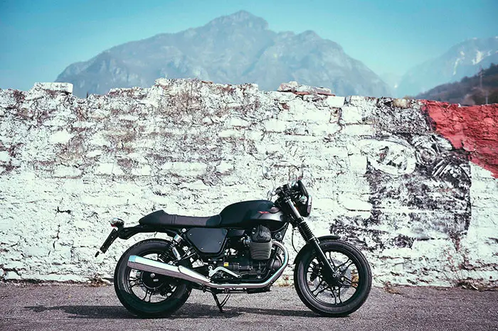 2016 Moto Guzzi Garage V7II Dark Rider Kit 