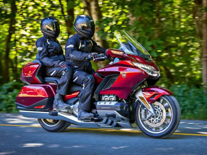 2018 Honda Gold Wing Tour Airbag Automatic DCT Review • Total Motorcycle