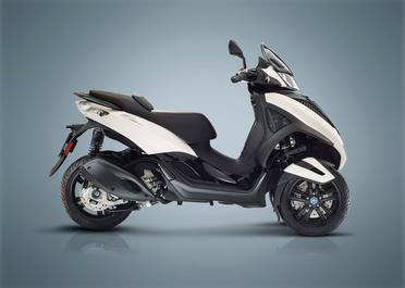 hoesten output Fractie 2018 Piaggio MP3 300 Yourban Sport LT Review • Total Motorcycle