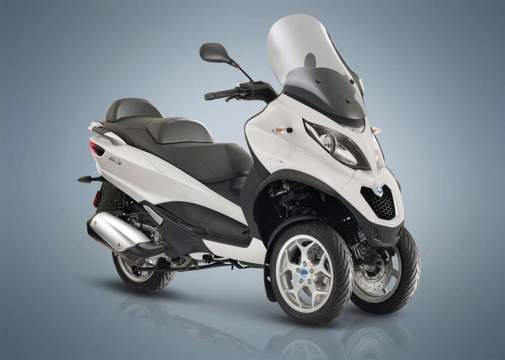 2018 Piaggio MP3 500 Business LT ABS/ASR Review • Total Motorcycle