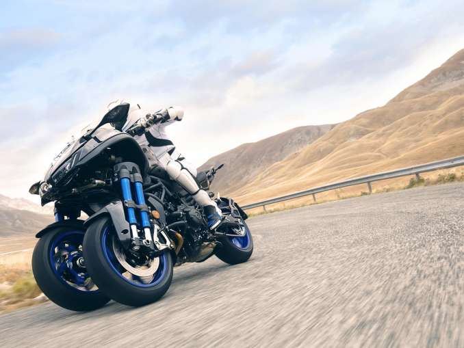 ktm 790 adventure vs yamaha tracer 900