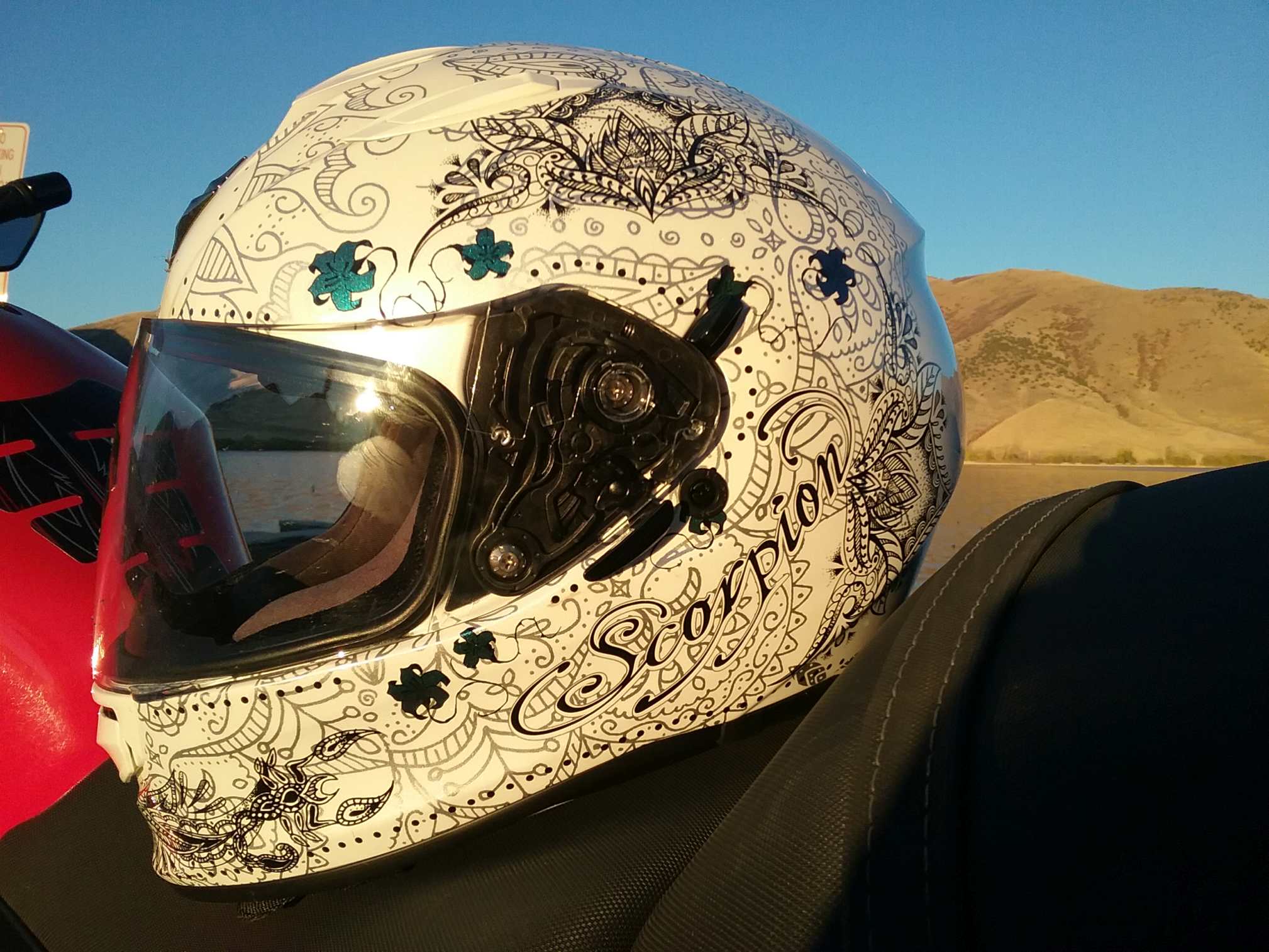 Scorpion 2024 azalea helmet