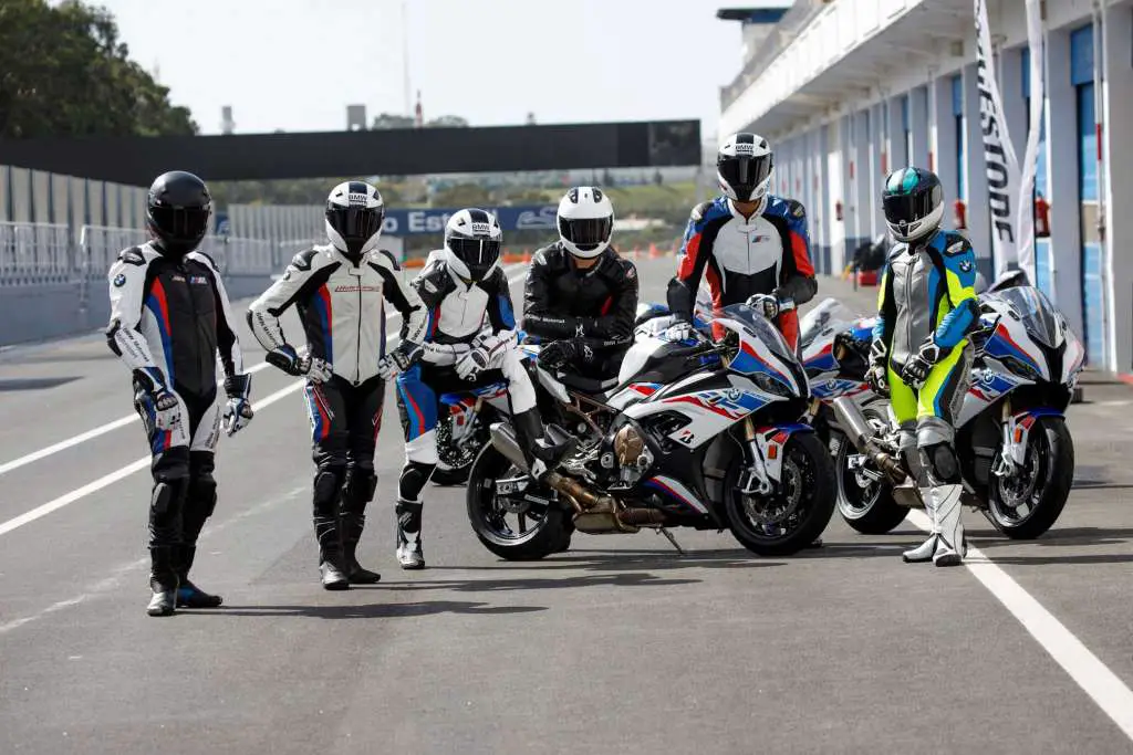 Pure motor racing feeling with the new BMW Motorrad racing suit