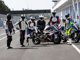 Pure motor racing feeling with the new BMW Motorrad racing suit
