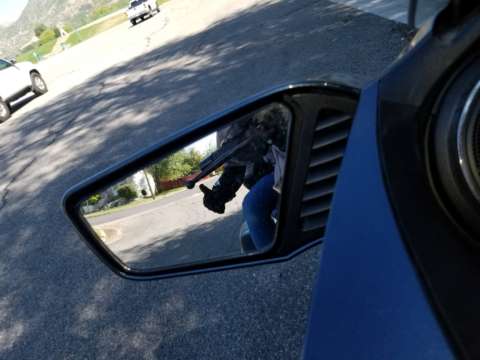 Rider A thumbs up in the rear view mirror, approval for the Amphibious Soft Seat Small