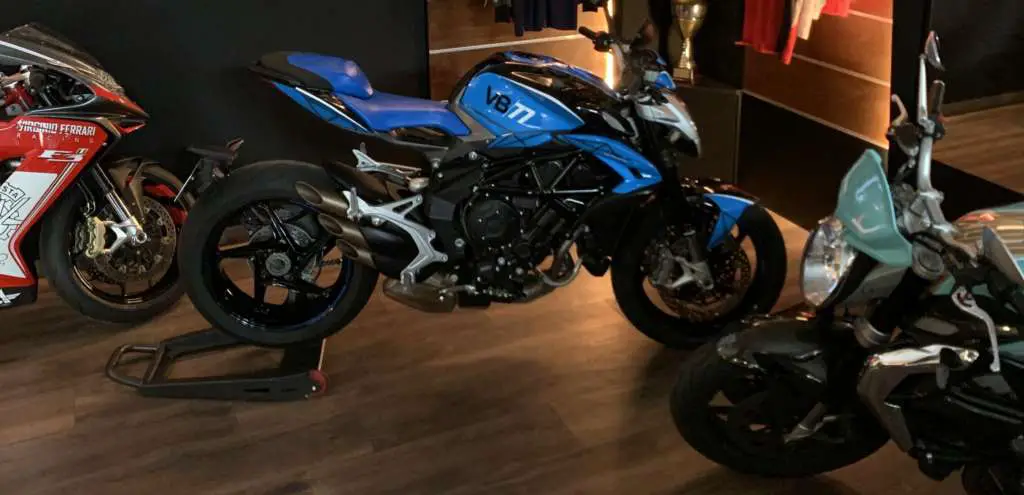 2021-MV-Agusta-Brutale-800-Valterri-Botta