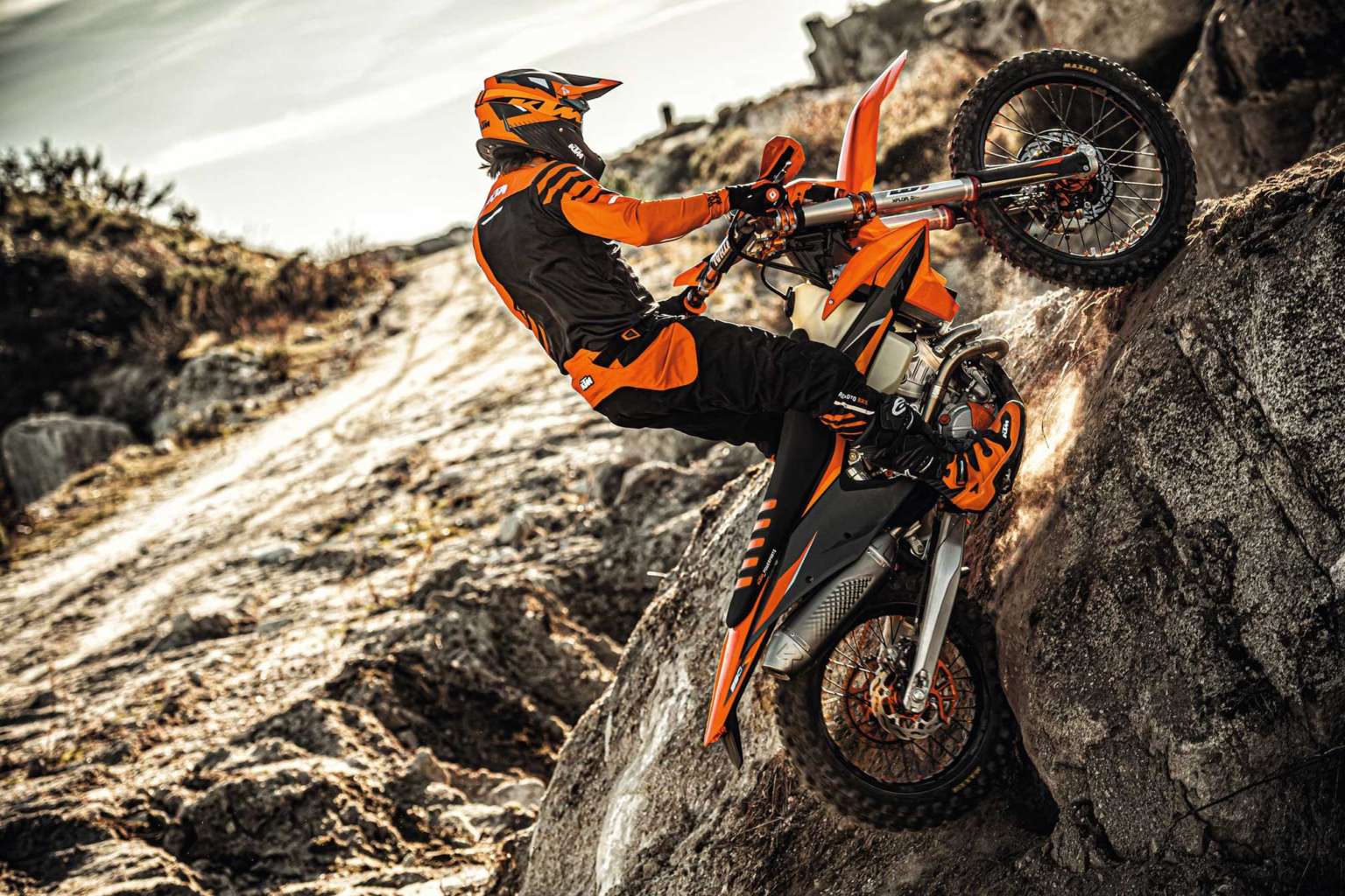 2021 KTM 350 EXC-F Guide • Total Motorcycle