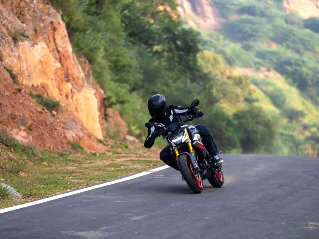 2021 BMW G310R
