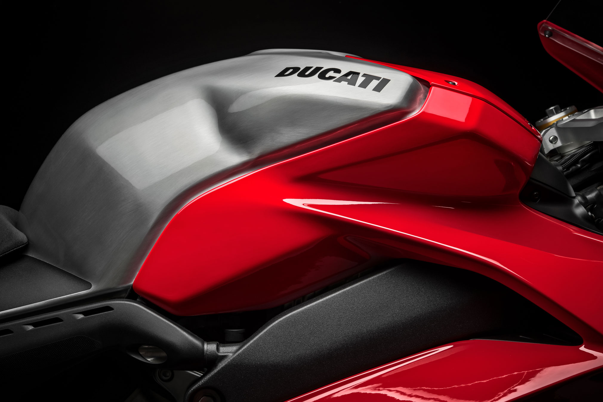 Ducati v4 deals r 2021