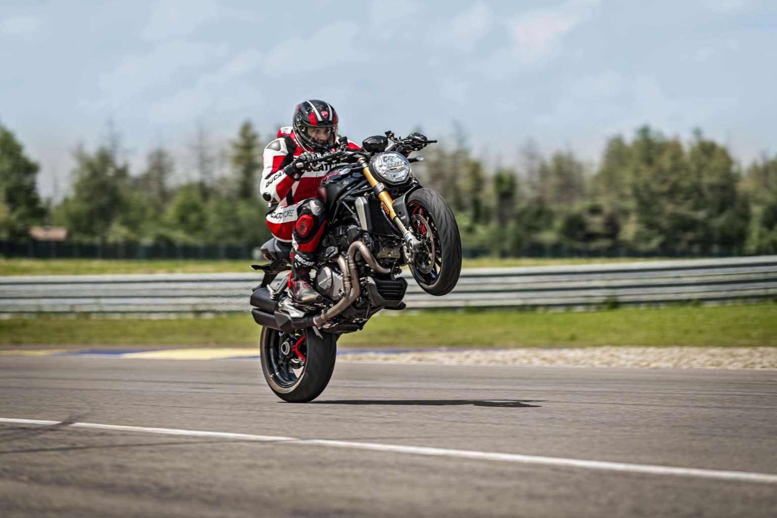 2021 ducati monster 1200