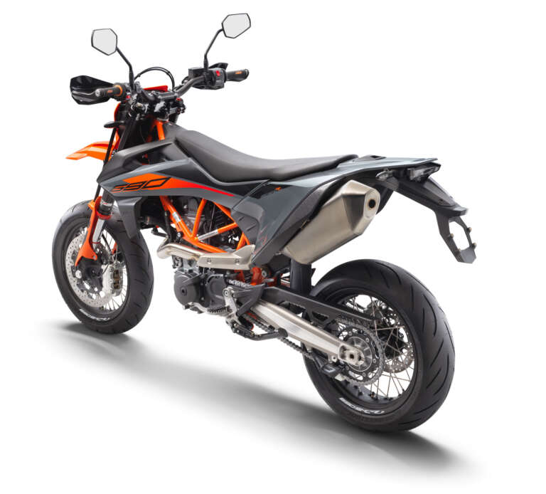 2021 KTM 690 SMC R Guide • Total Motorcycle