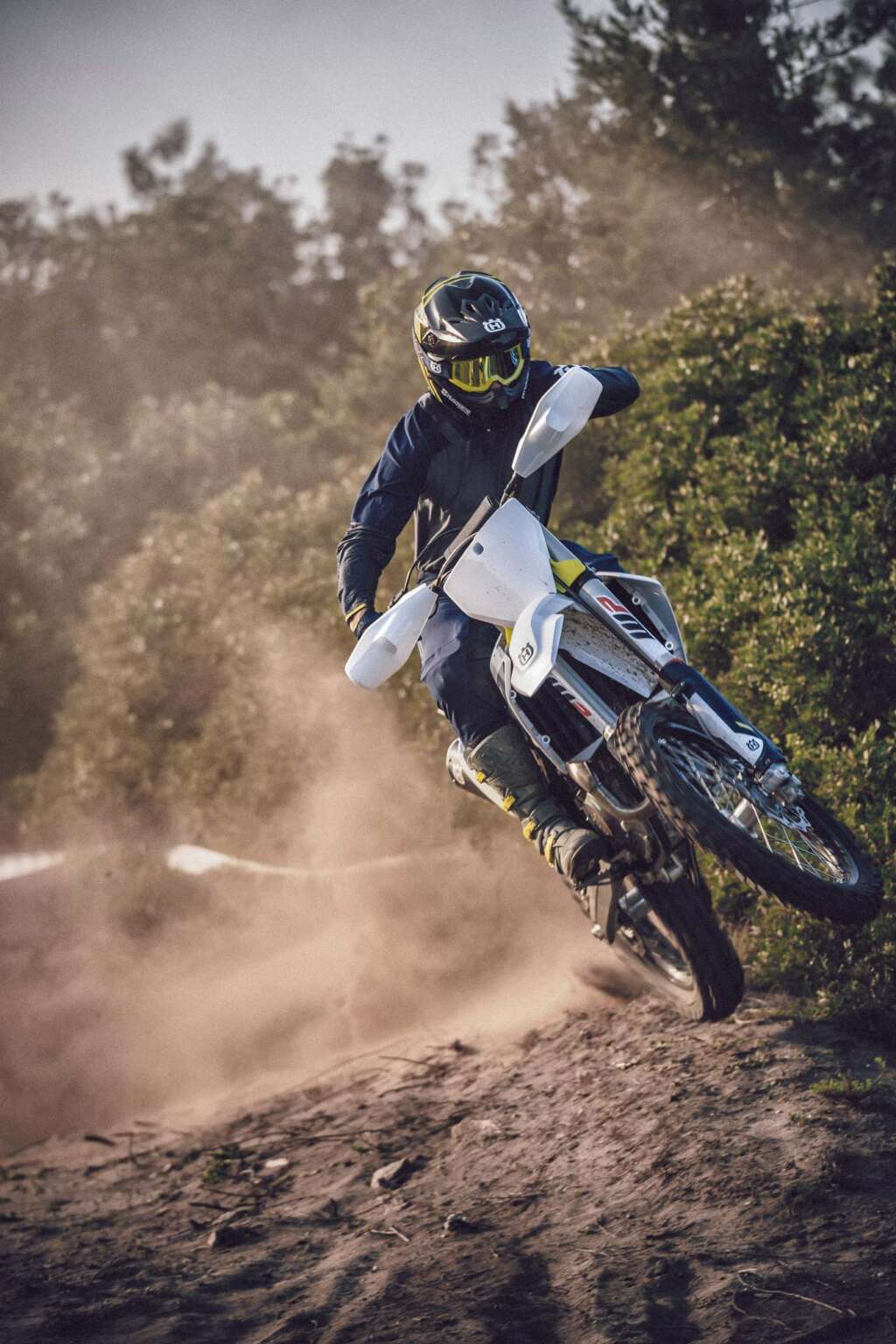 2022 Husqvarna FX450 Guide • Total Motorcycle