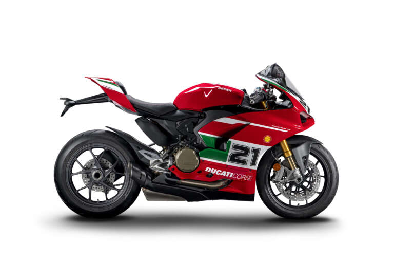 2022 Ducati Panigale V2 Bayliss Guide • Total Motorcycle