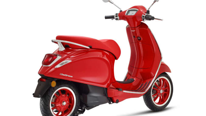 2022 Vespa Electtrica Red