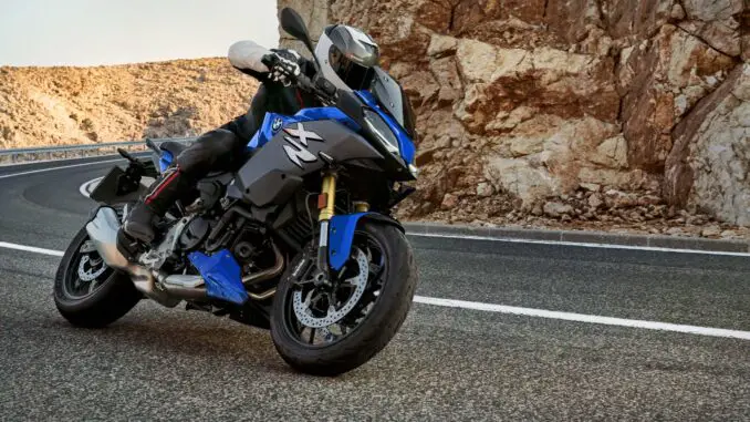 2023 BMW F900XR