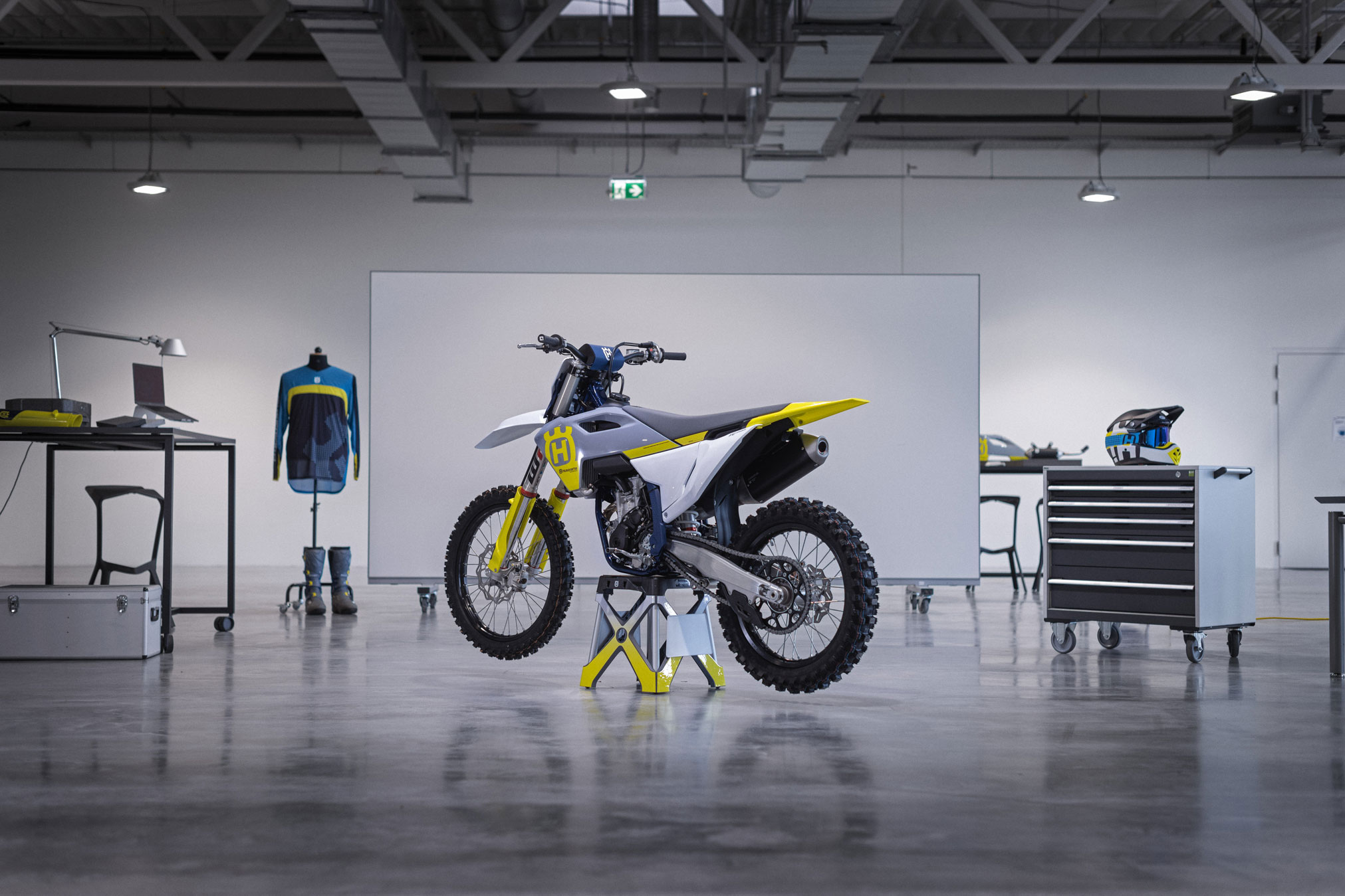 thumbnail image 2 of Hiflofiltro HF652 Oil Filter (4-Pack) For Husqvarna FC250 2014-2023 - OE Quality, TÜV Certified 2 of 2