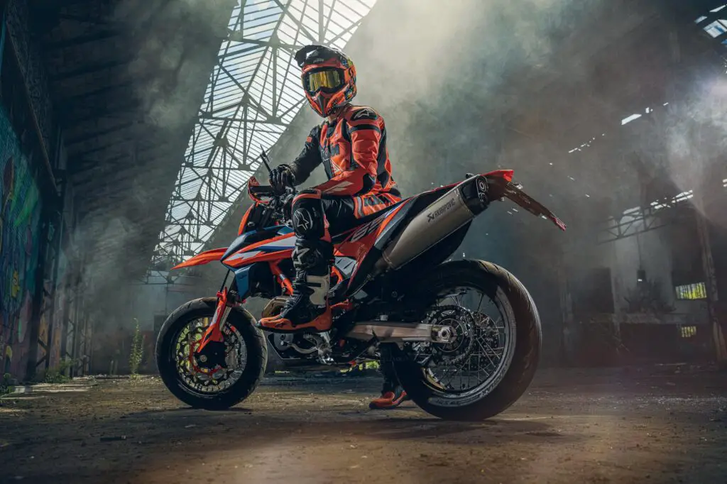 2023 KTM 690 SMC R Guide • Total Motorcycle