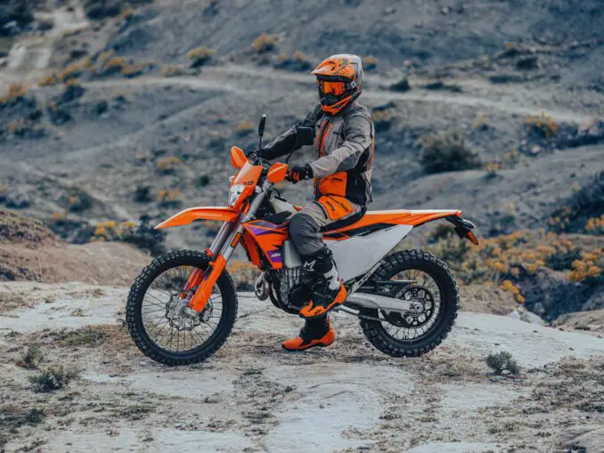 2024 KTM 350 EXCF Guide • Total Motorcycle