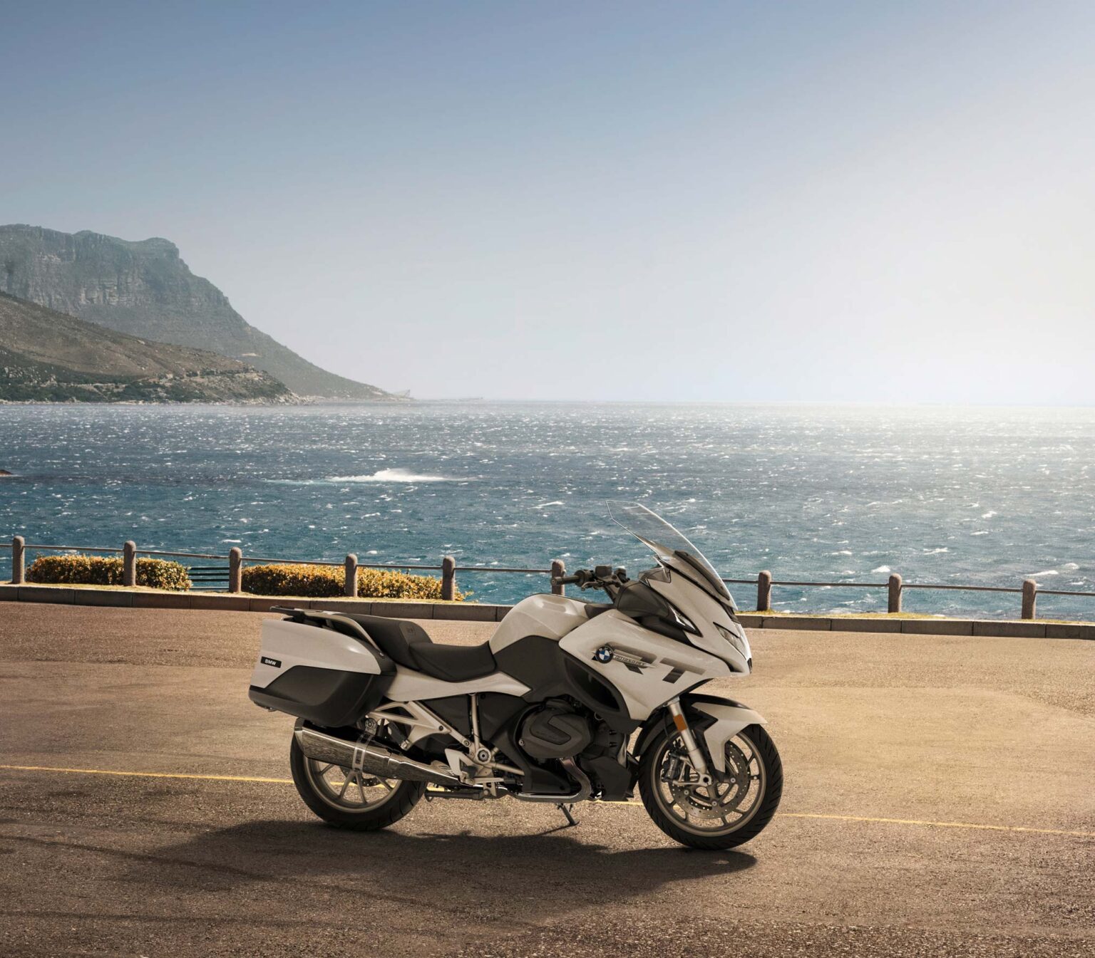 2025 BMW R1250RT Guide • Total Motorcycle