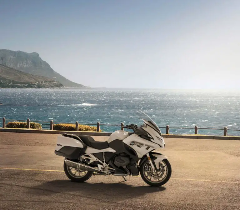 2024 BMW R1250RT Guide • Total Motorcycle
