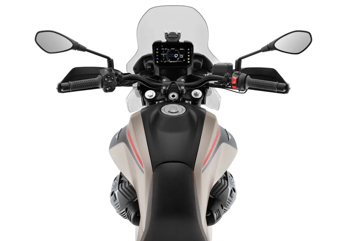 2024 Moto Guzzi V85 TT Travel