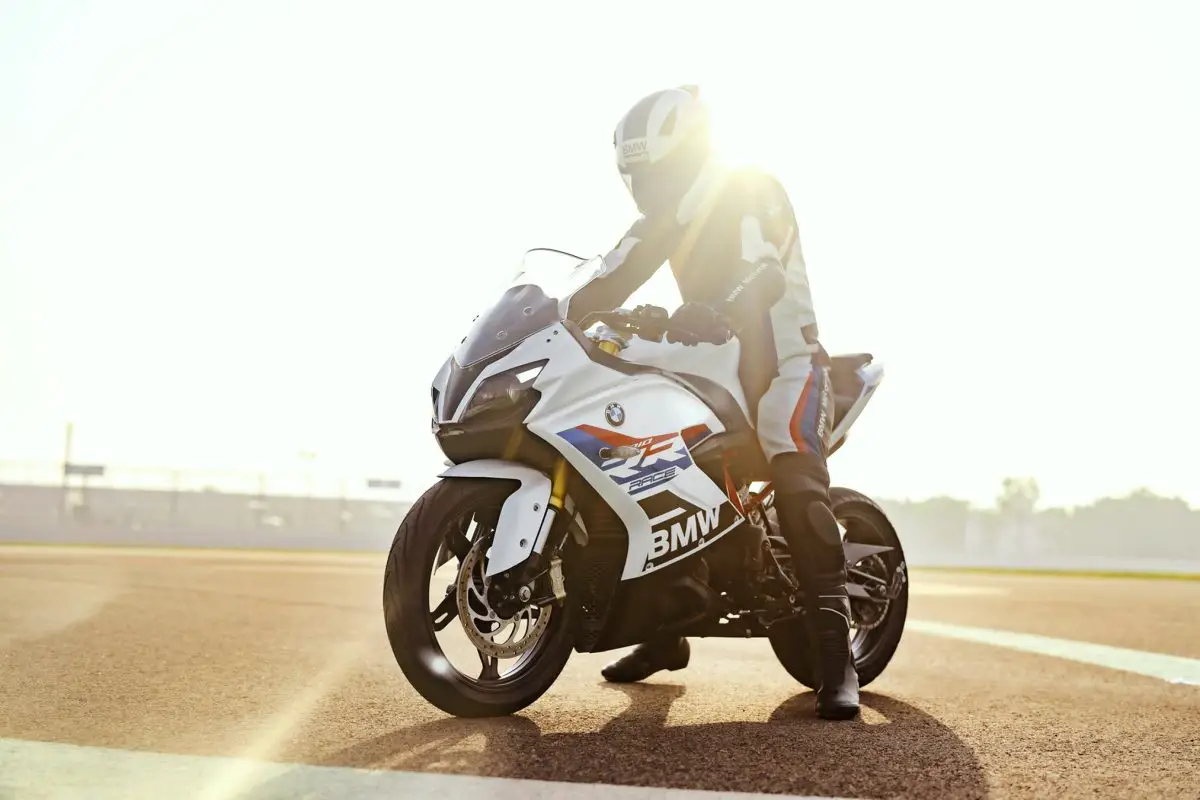 2025 BMW G310RR