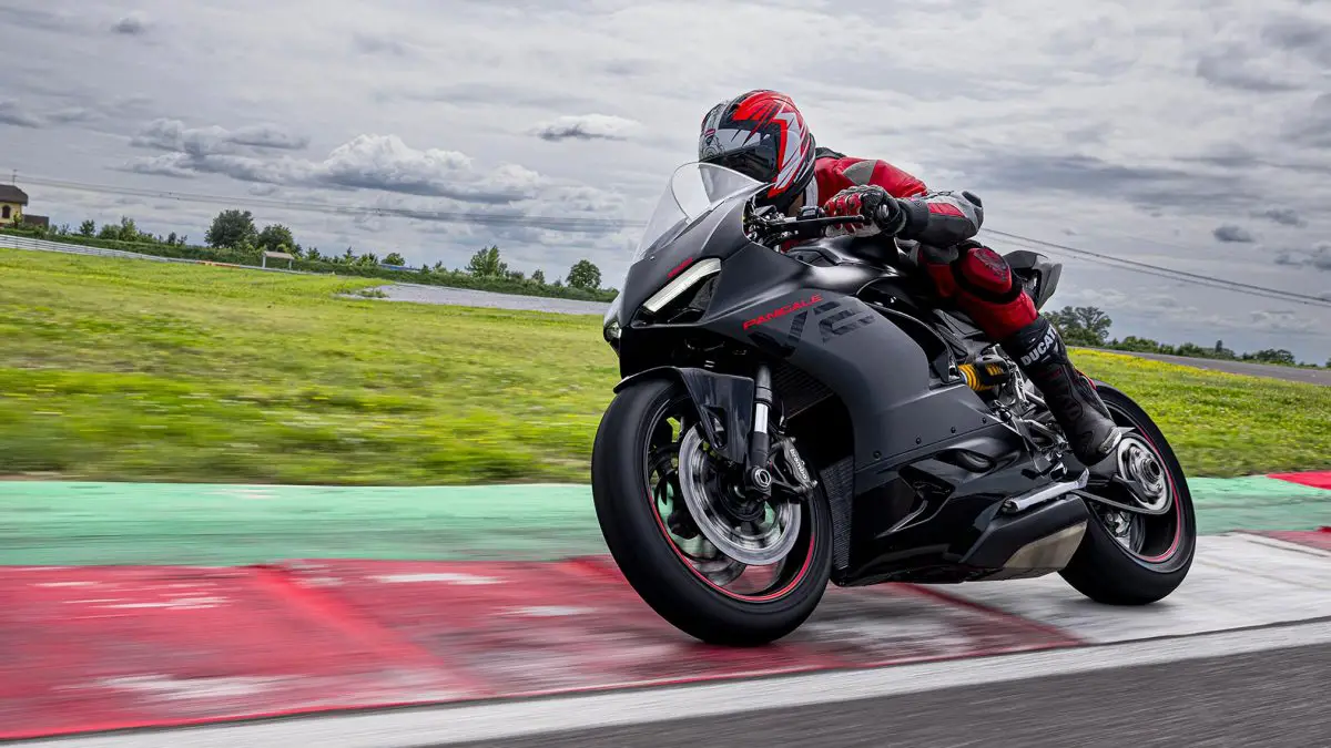 2025 Ducati Panigale V2