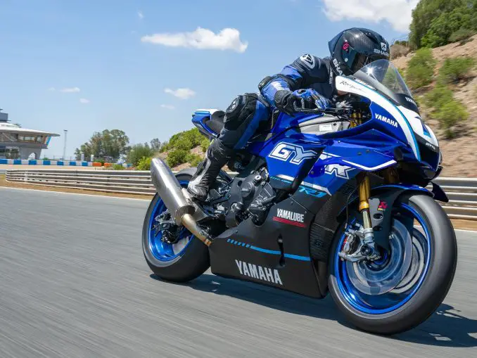2025 Yamaha YZF-R1 Race Review | Total Motorcycle