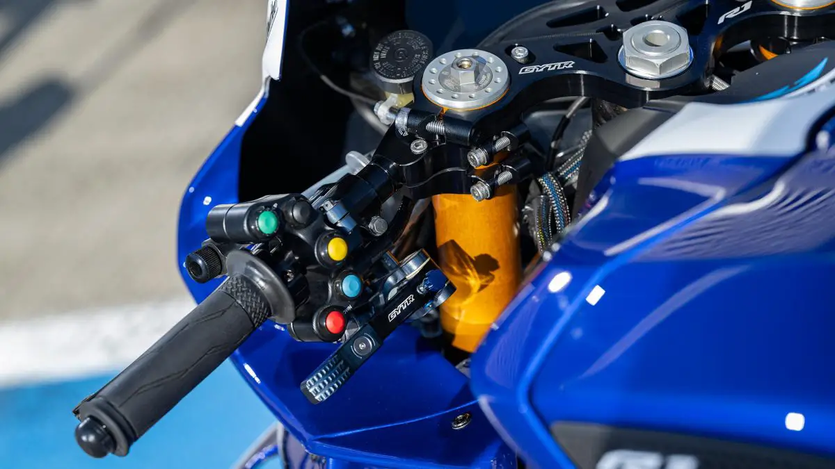 2025 Yamaha YZF-R1 GYTR