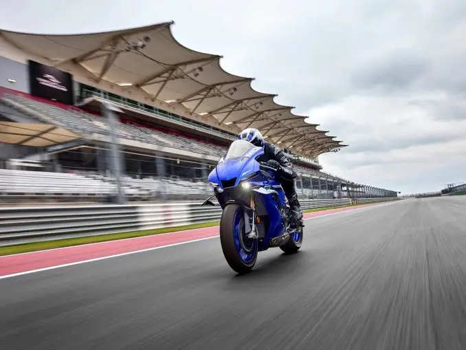 2025 Yamaha YZFR1 Race Review • Total Motorcycle