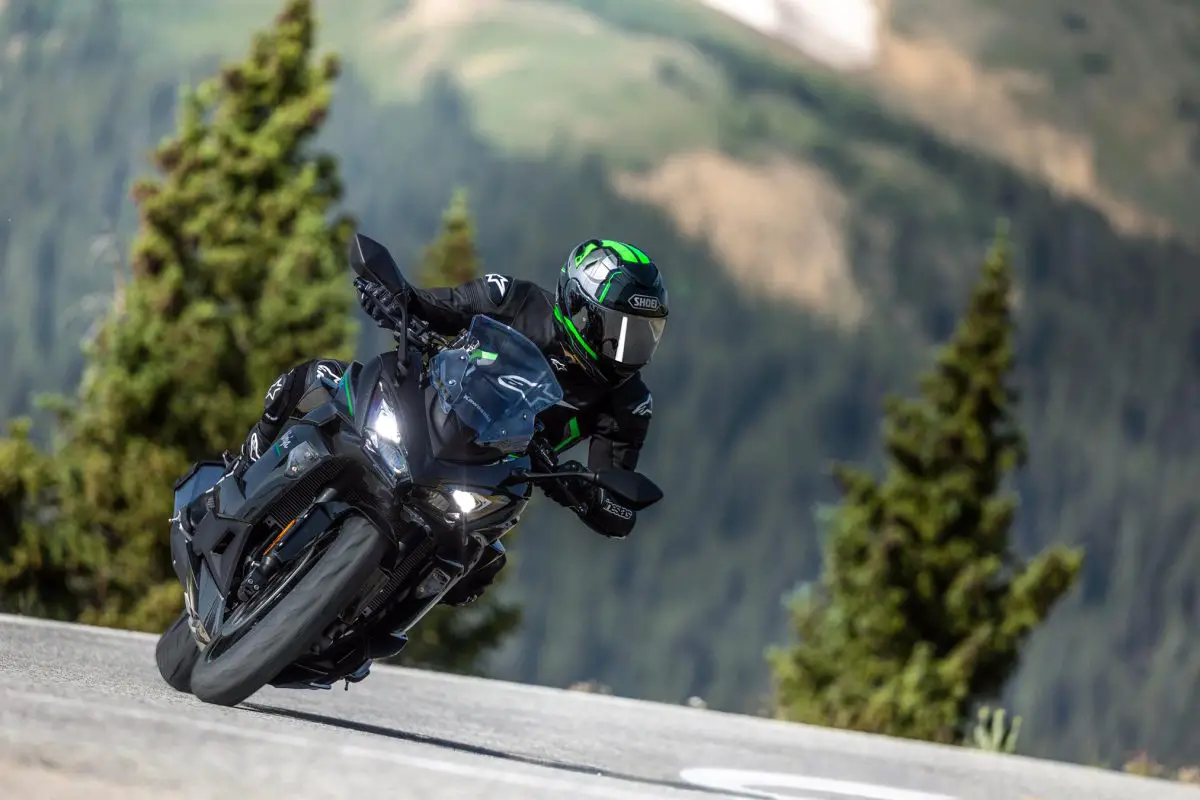 2025 Kawasaki Ninja 1100SX ABS