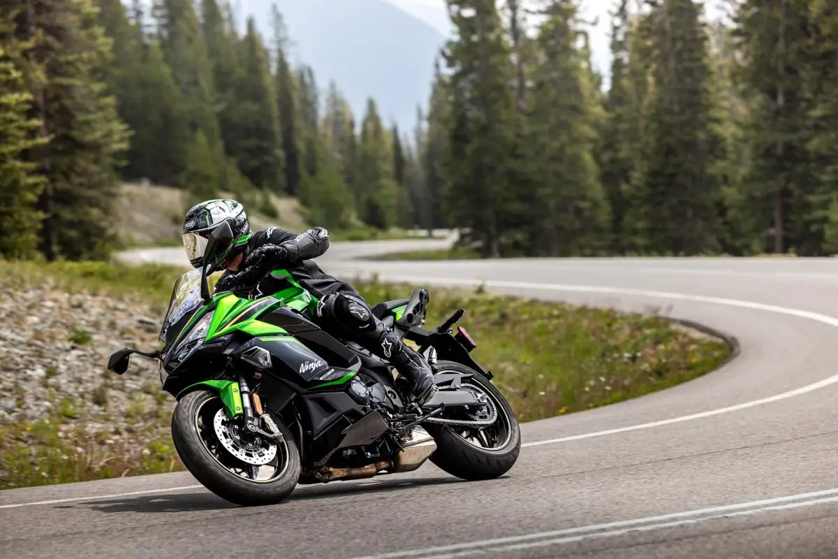 2025 Kawasaki Ninja 1100SX SE ABS