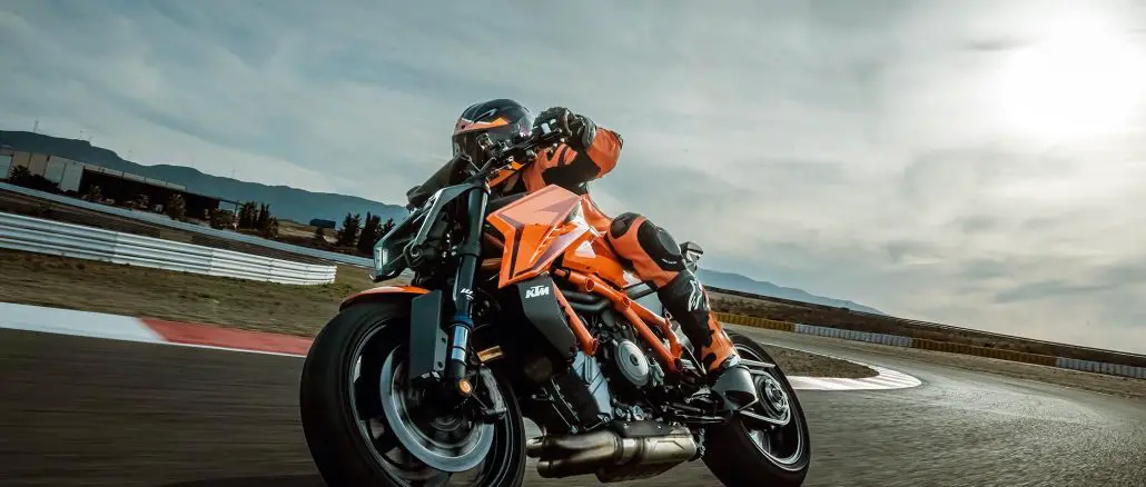 2025 KTM 1390 Super Duke R Review • Total Motorcycle