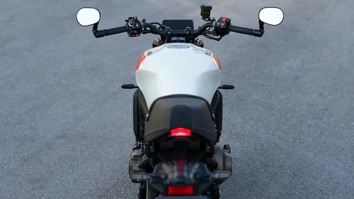 2025 Yamaha XSR900