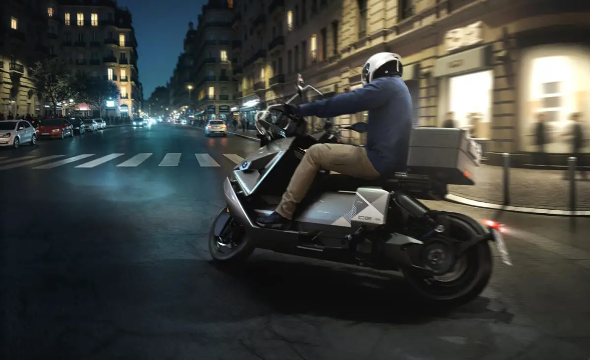 2026 BMW CE04