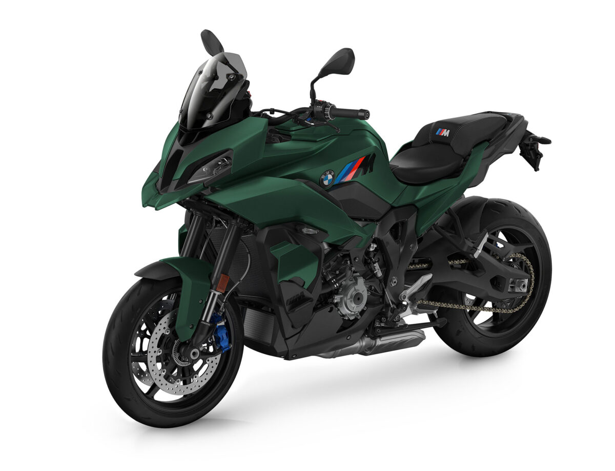 2026 BMW M1000XR