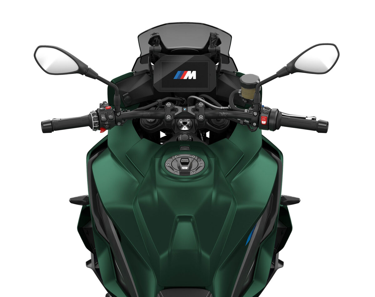 2026 BMW M1000XR